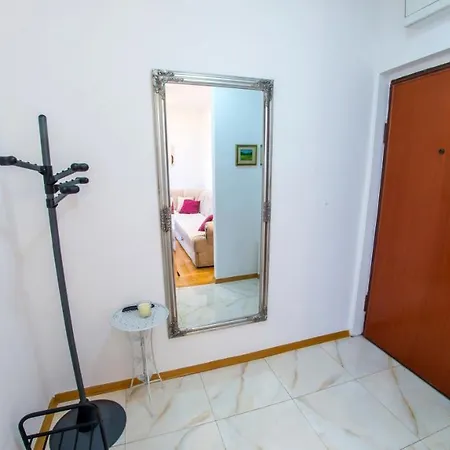 Delight Apartment *