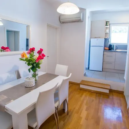 Delight Apartment *