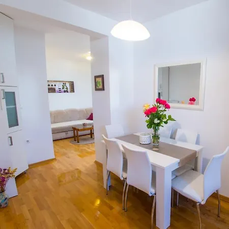 Apartment Delight *